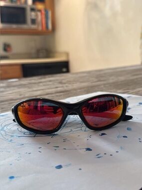 Oakley Minute 2.0 - glitter black frames w/red iridescent lenses